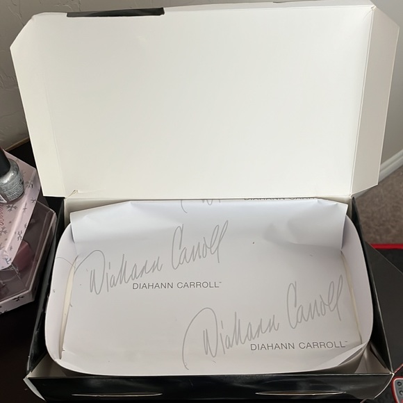 Diahann Carroll Missy Wig - Picture 7 of 9